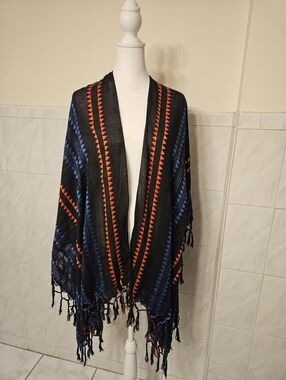 VINCE CAMUTO BOX FRINGE TOPPER